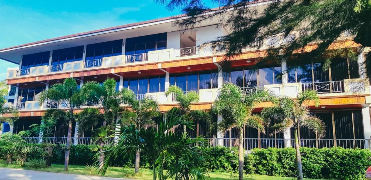 The Uncle Beach Resort And Seaside Residence Bang Saphan Noi Eksteriør billede