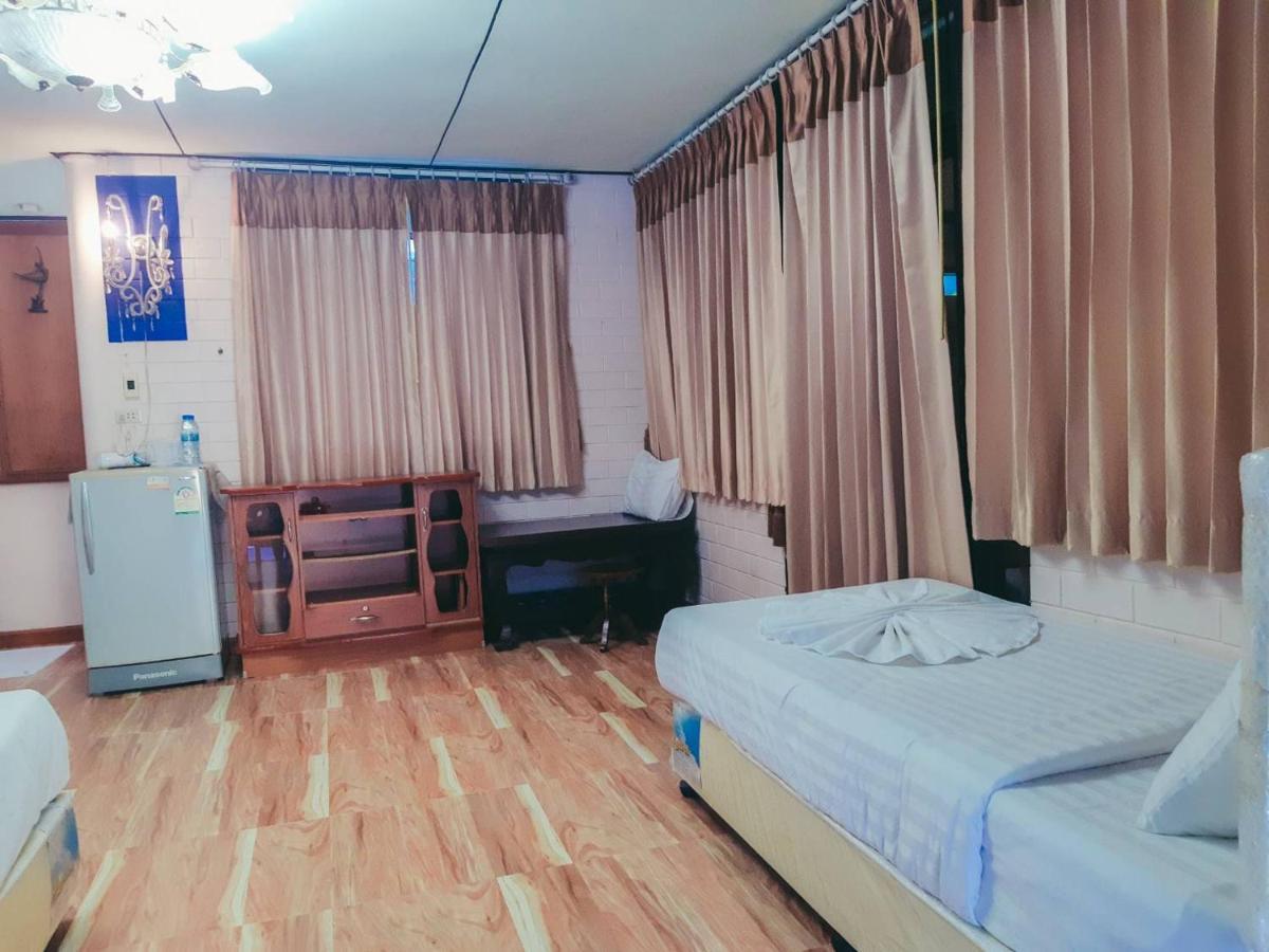 The Uncle Beach Resort And Seaside Residence Bang Saphan Noi Eksteriør billede